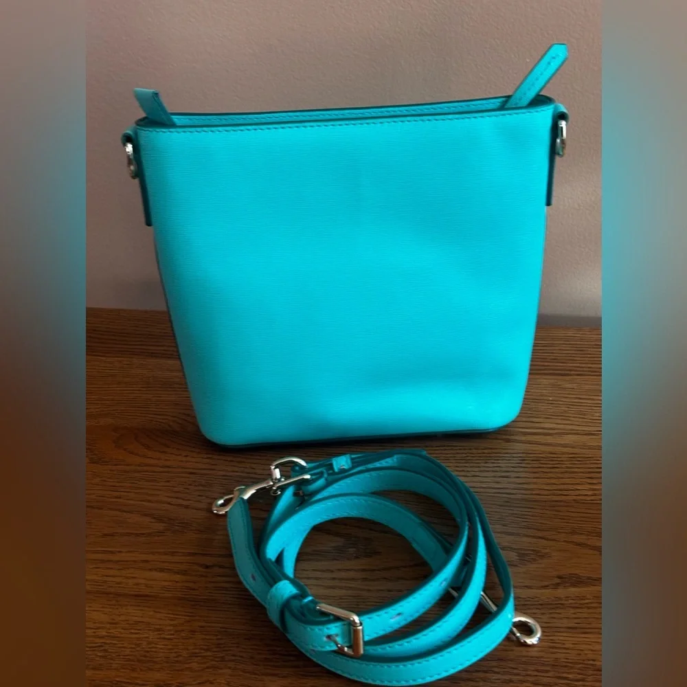 DOONEY & BOURKE CROSSBODY EUC - Picture 4 of 7